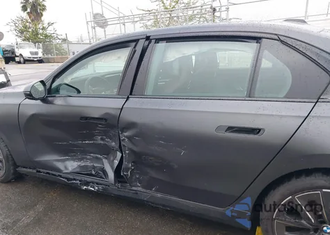 2025 BMW 760I xDrive from USA, damaged, VIN WBA33EJ01SCV16253